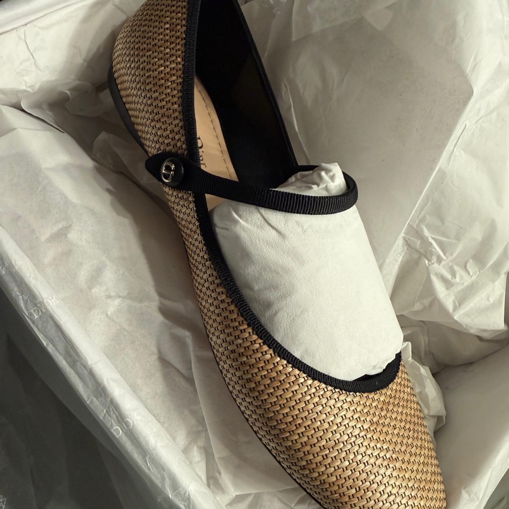 Dior NEW Black and Tan raffia Mary Jane Women's Flats - Picture 3 of 3